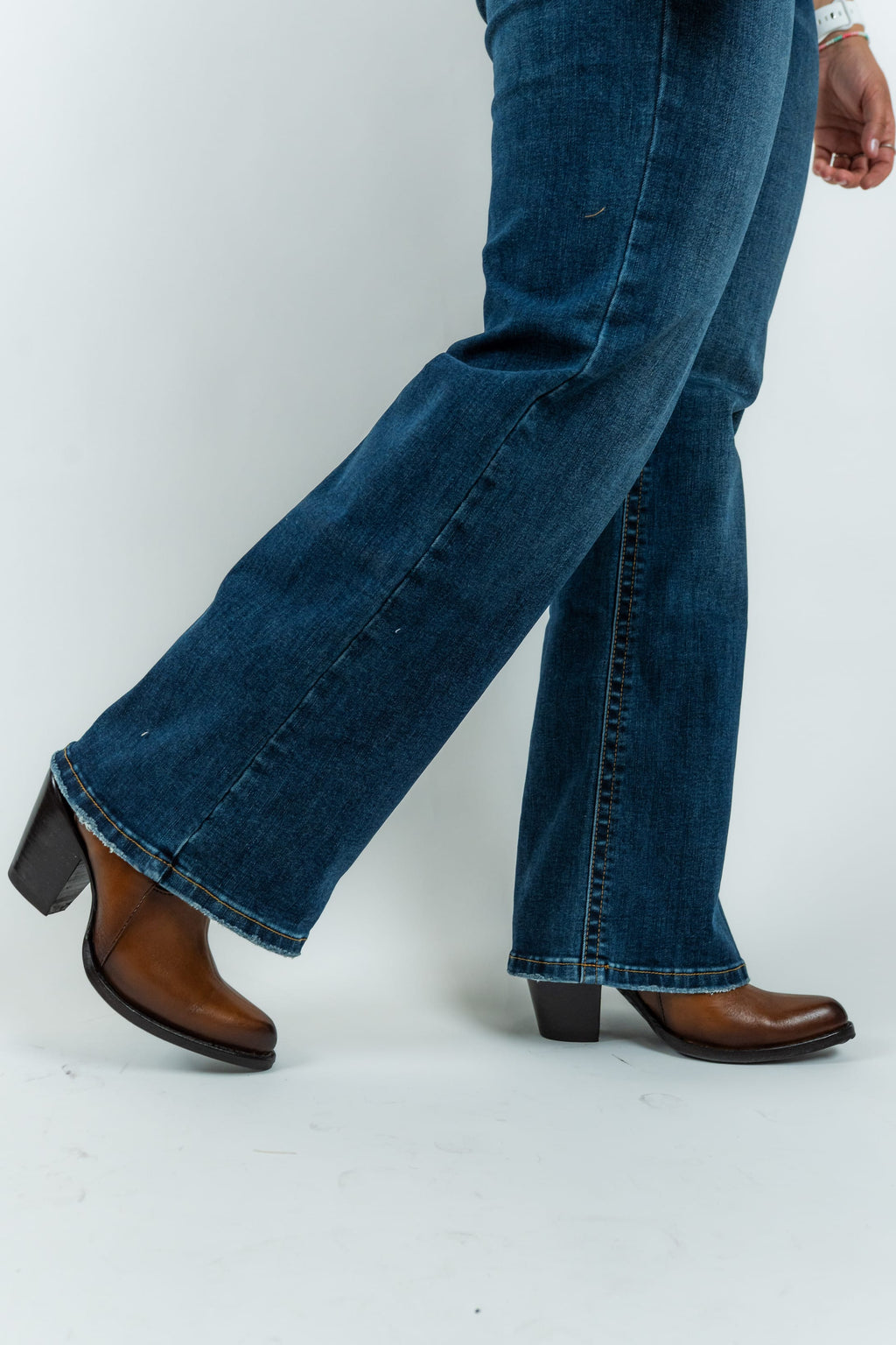 Western Blue Pantalones Women's High-Rise Wide Fit Denim Jeans (W2374-WL)